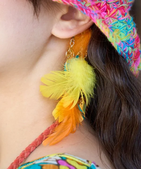 Chic Stud Earrings-Parrot Paradise Earhook