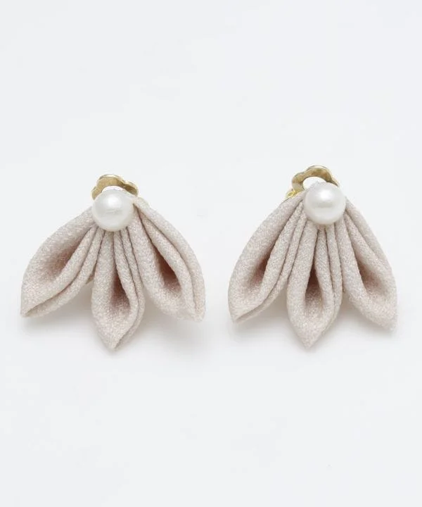 White Gold Earrings-TSUMAMI ZAIKU Flower Petals Clip Earrings