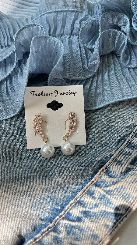 Retro Hoop Earrings-Cissy pearl earrings