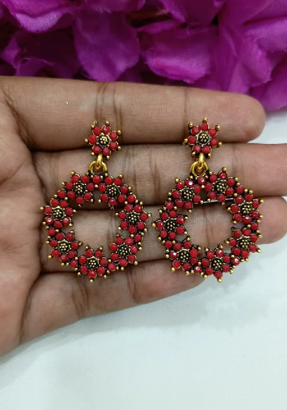 Bridesmaid Earrings-Appealing Red Color Antique Gold Earrings For Women