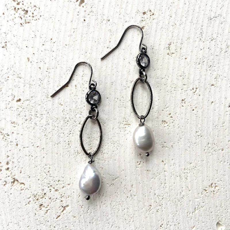 Elegant Dangly Earrings-E23059