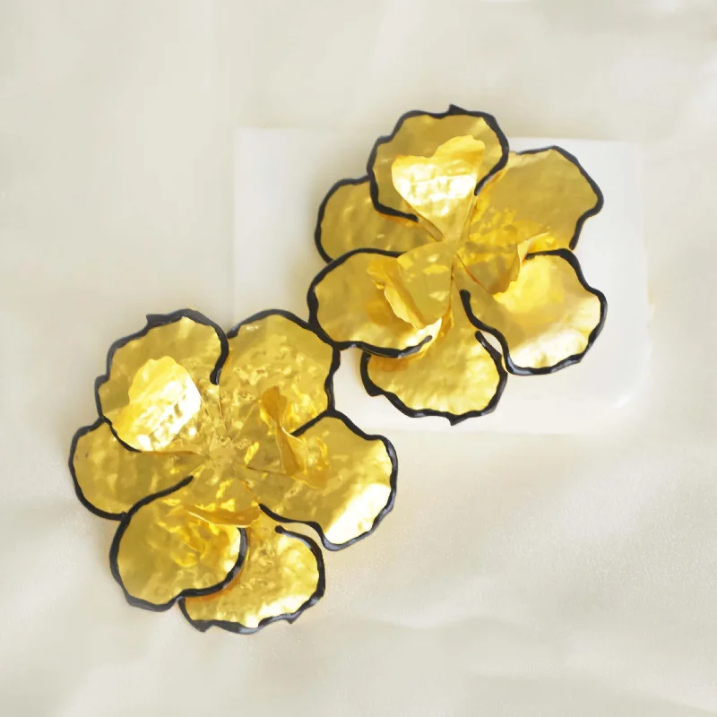 Simple Gold Earrings-Metallic Black Floral Statement Earring