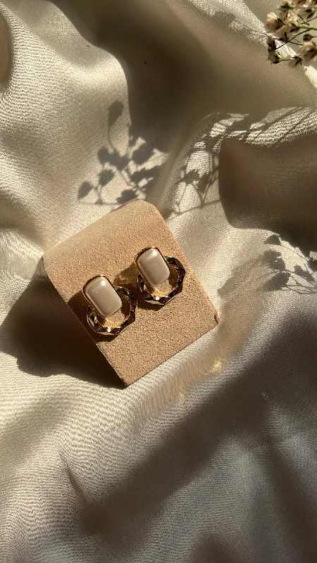 Gemstone Stud Earrings-Kay pearl earrings