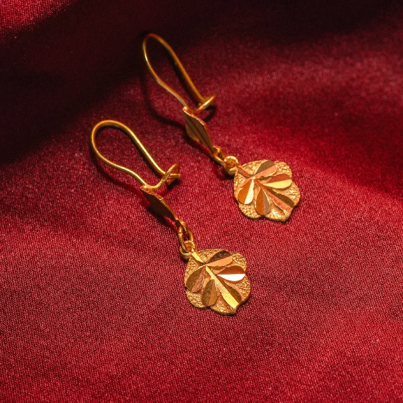 Beautiful Pearl Earrings-Leaf 20K Drop Earring