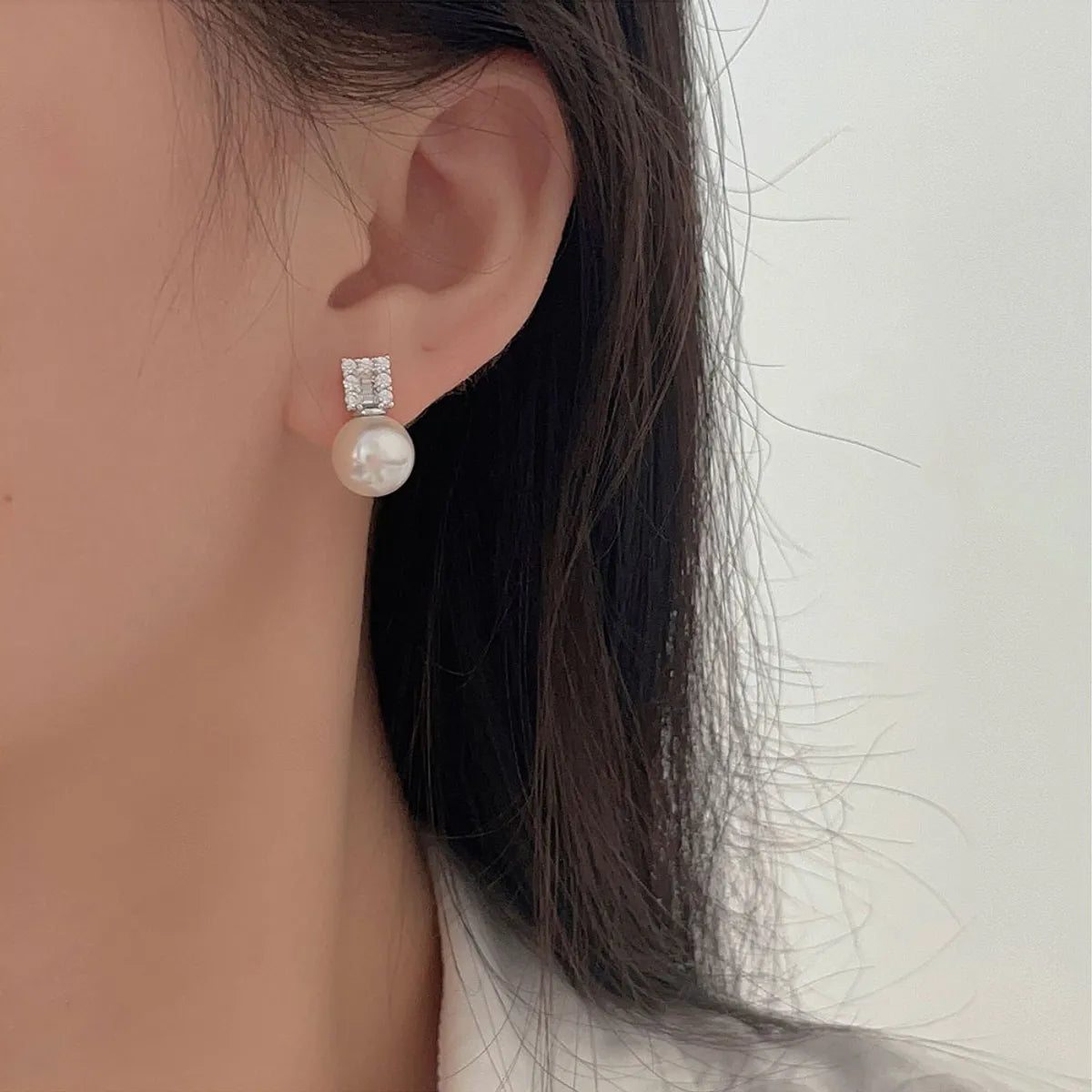 1 Pair Simple Style Commute Round Plating Inlay Sterling Silver Artificial Pearls Zircon White Gold Plated Ear Studs