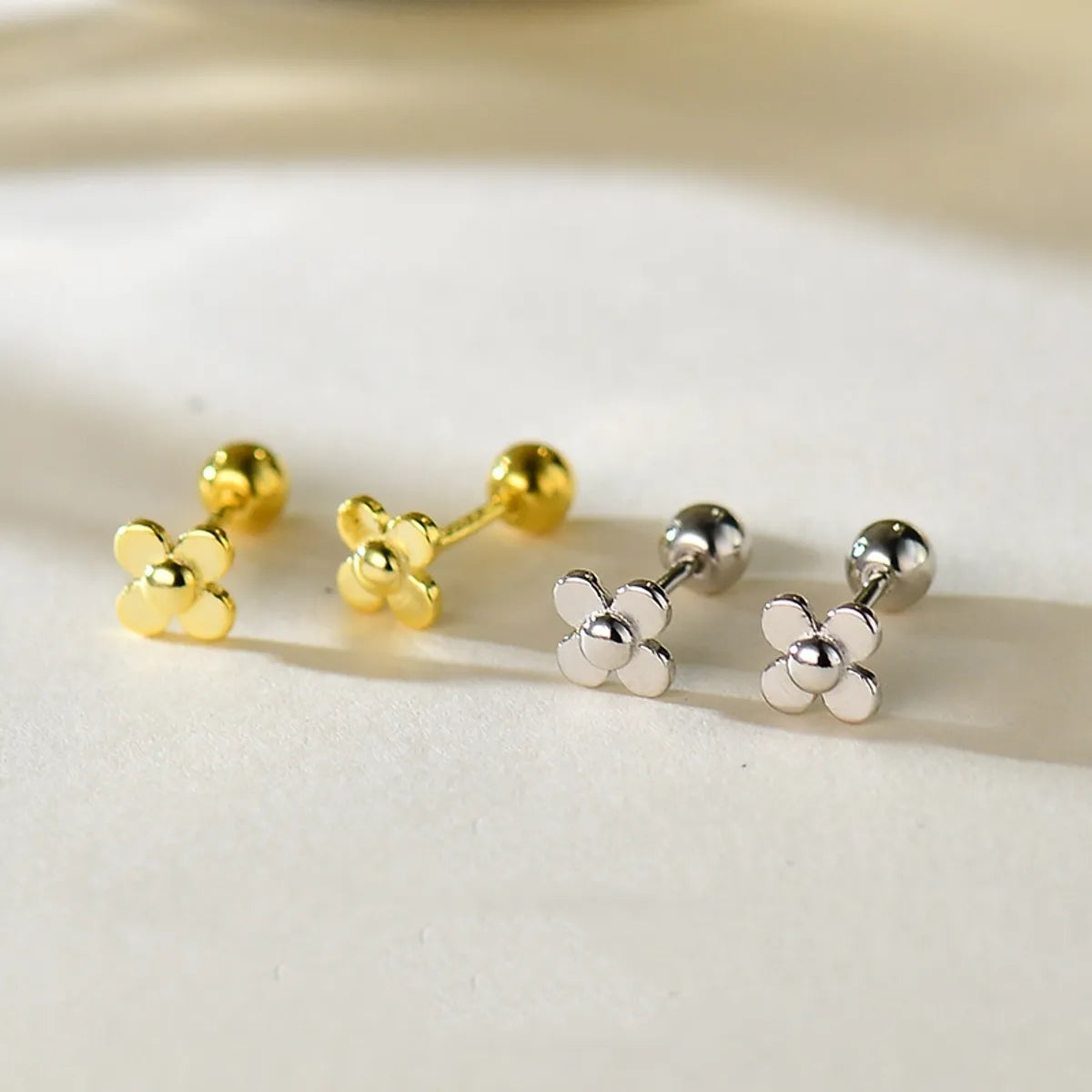 1 Pair Simple Style Flower Plating Sterling Silver Ear Studs