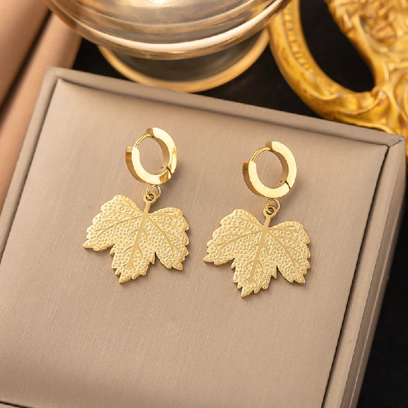 Classic Engagement Ring Set-1 Pair Vintage Style Maple Leaf Plating Titanium Steel 18k Gold Plated Earrings